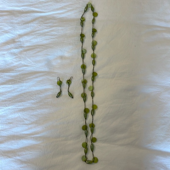 Vintage Costume Jewelry.  Necklace and earrings set. - Picture 1 of 5